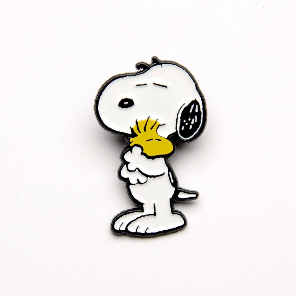 Peanuts Pin - Give Hugs - Hugs