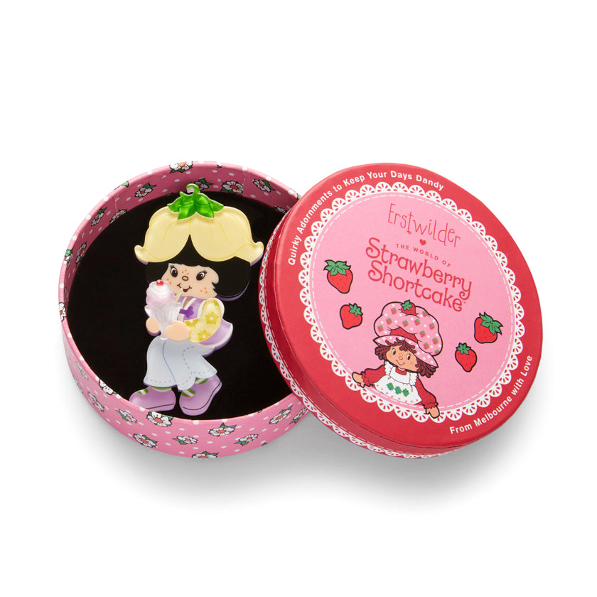Almond Tea Brooch